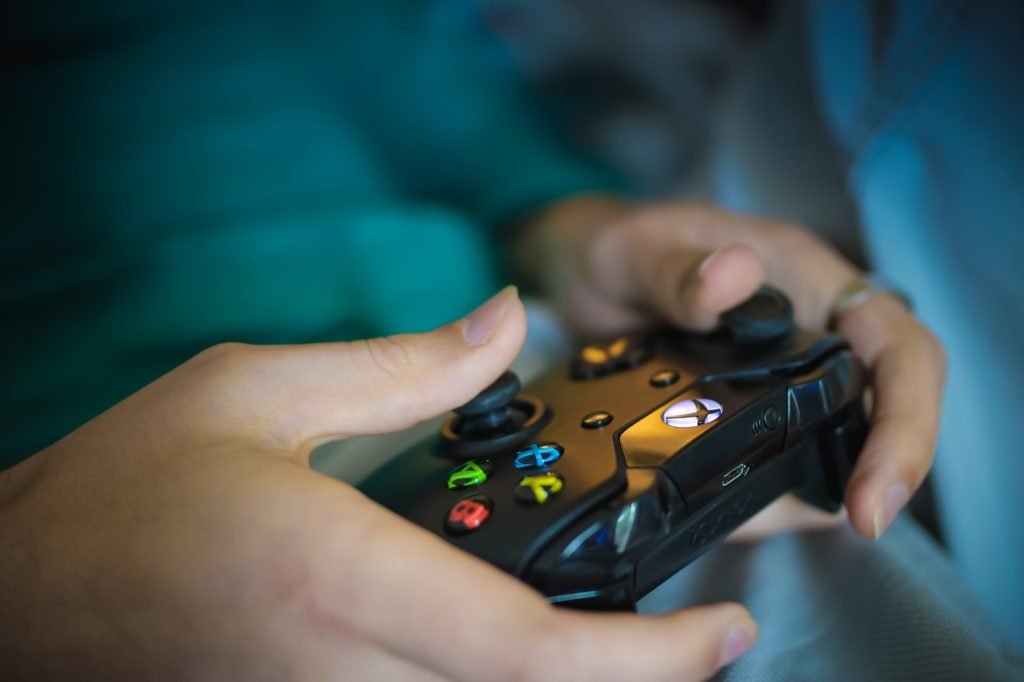 What to do when your boyfriend is playing video games too much and ignoring you