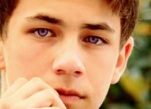 What does it mean when a Guy stares at you? (Attraction Psychology)