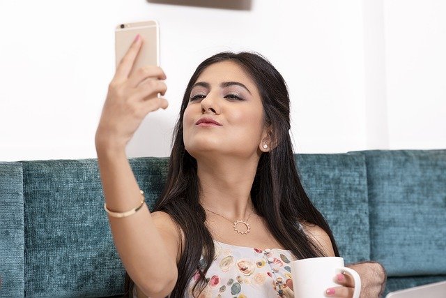 Do Guys Like When You Send Them Pictures Of Yourself? 7 Reasons Why